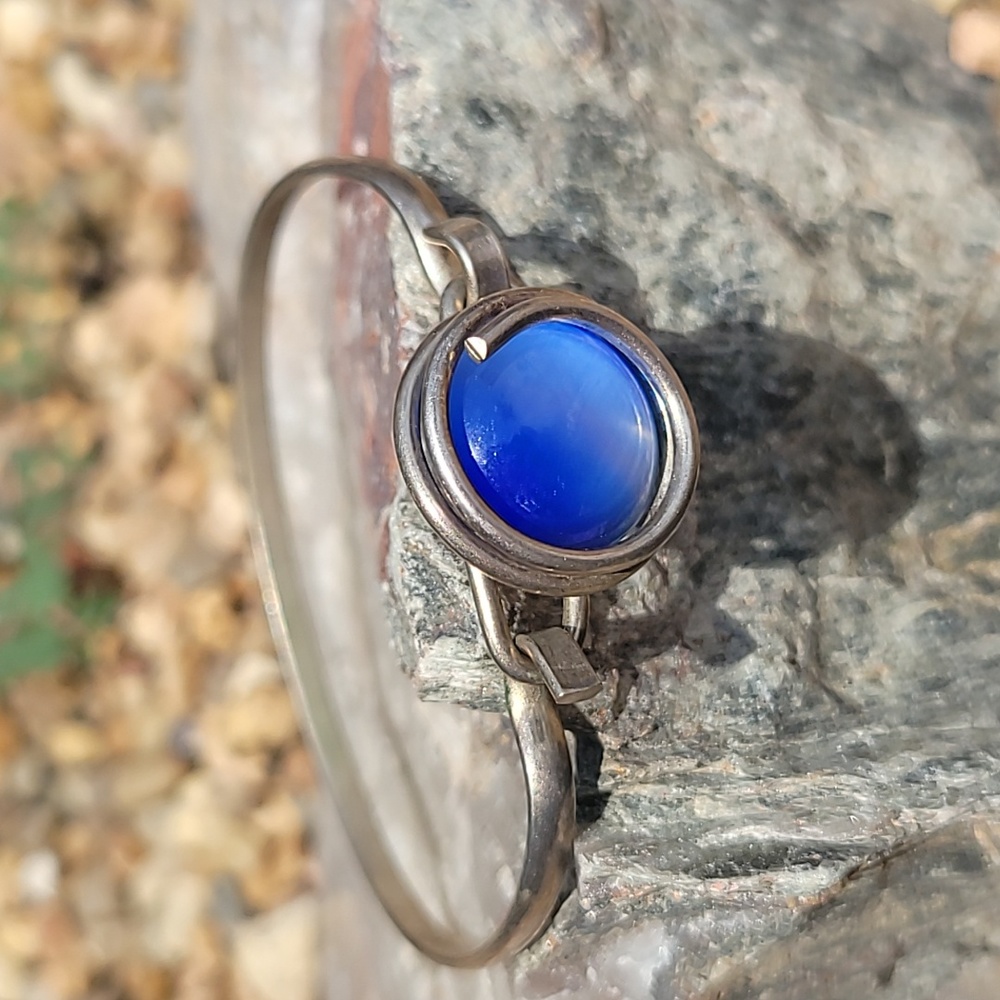 Wire and stone bangle